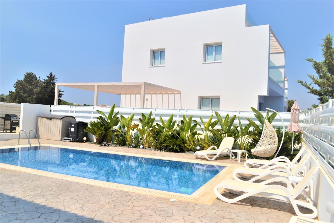 Villa Kolibri- Mythical Sands Paralimni Exterior photo